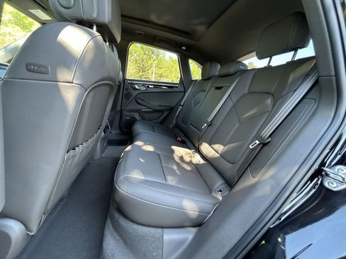 Certified 2025 Porsche Macan image 19