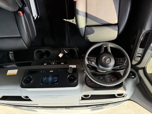 Used 2019 Mercedes-Benz Sprinter 170 image 43