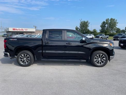 Used 2023 Chevrolet Silverado 1500 LT AWD/4WD image 9
