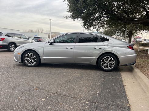 Used 2022 Hyundai Sonata SEL w/ Preferred Accessory Package image 4