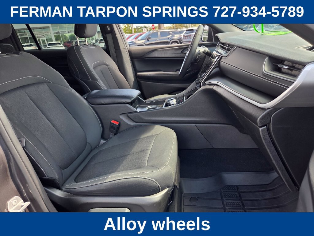 Used 2024 Jeep Grand Cherokee L Laredo RWD image 21