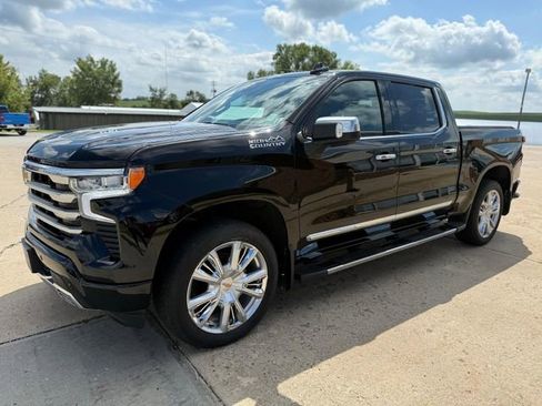 Used 2023 Chevrolet Silverado 1500 High Country w/ Technology Package image 6