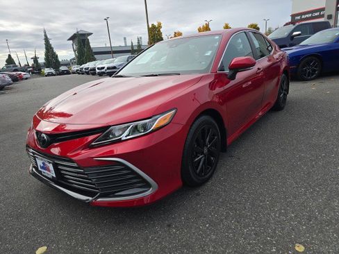 Used 2023 Toyota Camry LE image 8