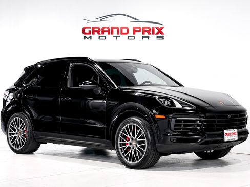 Used 2022 Porsche Cayenne S image 1