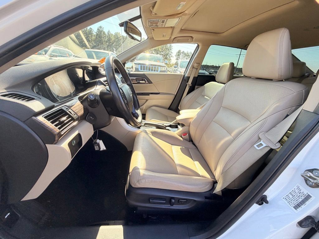 Used 2017 Honda Accord EX-L image 14