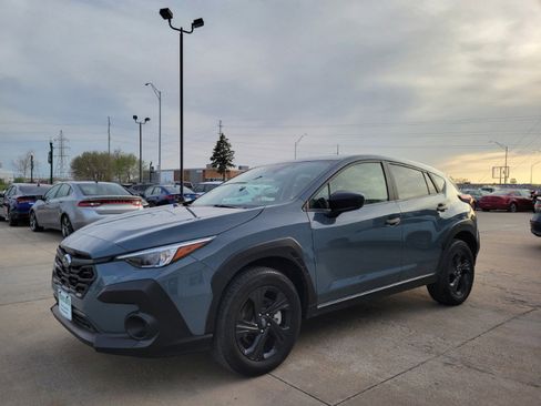 Used 2025 Subaru Crosstrek 2.0i image 3