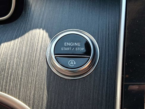 Certified 2023 Mercedes-Benz C 300 4MATIC Sedan image 19