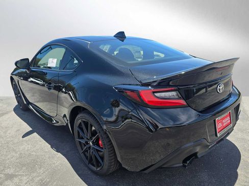 New 2026 Toyota GR86 Premium RWD image 5
