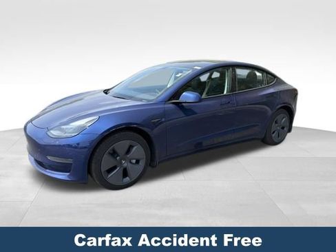 Used 2023 Tesla Model 3 Standard Range RWD image 2