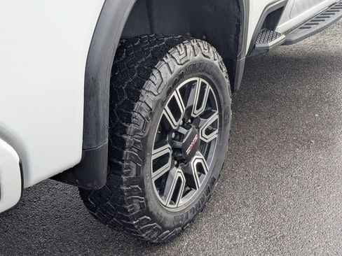 Used 2021 GMC Sierra 2500 AT4 w/ AT4 Premium Plus Package image 12