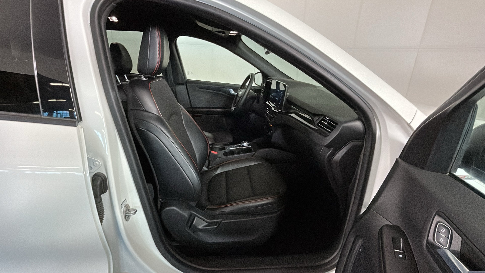Used 2023 Ford Escape ST-Line w/ Tech Pack #1 AWD/4WD image 36