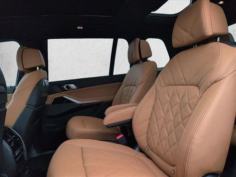 New 2026 BMW X7 xDrive40i w/ M Sport Package image 16