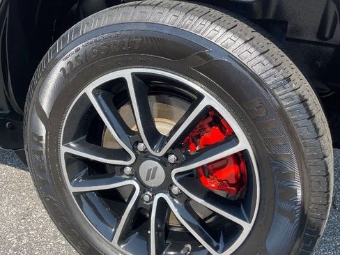 Used 2018 Dodge Journey SE w/ Blacktop Package FWD image 19