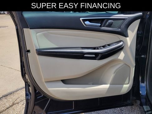 Used 2015 Ford Edge Titanium FWD image 18