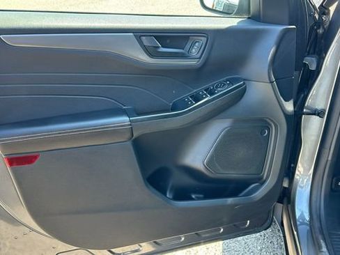 Used 2025 Ford Escape Active image 16