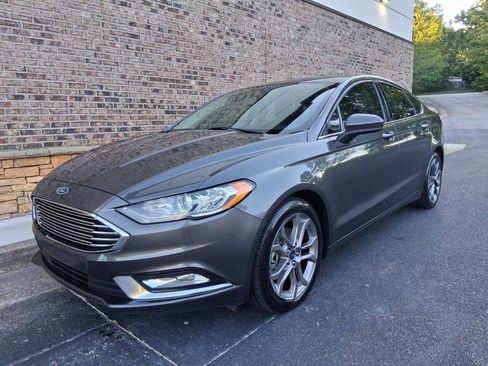 Used 2017 Ford Fusion SE w/ Equipment Group 201A image 1