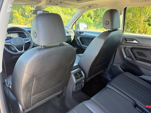 Used 2024 Volkswagen Tiguan SE FWD image 25