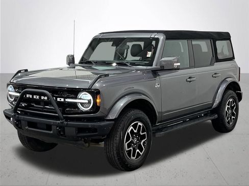 Used 2024 Ford Bronco Outer Banks AWD/4WD image 2