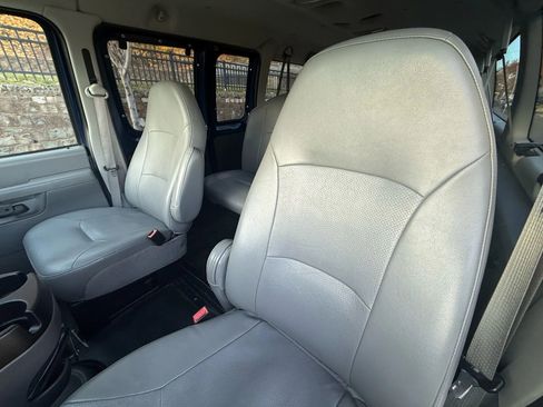 Used 2008 Ford E-350 and Econoline 350 XLT image 18