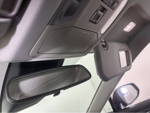 Used 2025 Toyota RAV4 XLE image 41