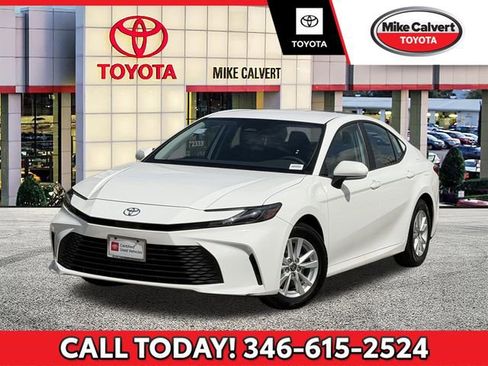 Certified 2025 Toyota Camry LE FWD image 1