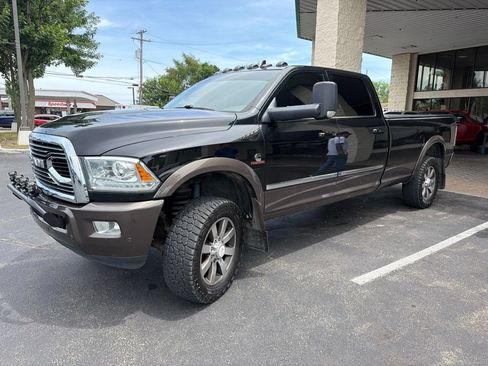 Used 2018 RAM 3500 Laramie Longhorn w/ Longhorn Southfork Package AWD/4WD image 3
