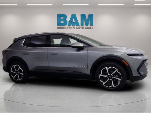 New 2026 Chevrolet Equinox EV LT image 8