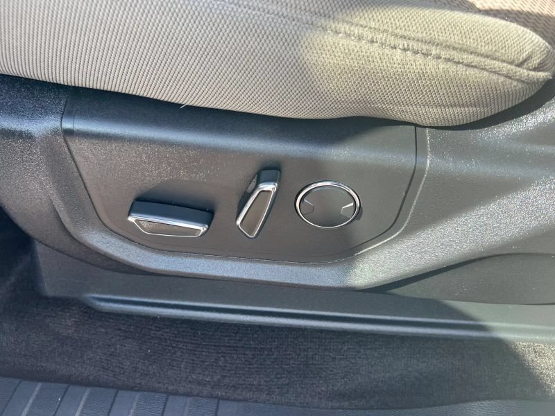 Used 2018 Ford F150 XLT w/ Equipment Group 302A Luxury AWD/4WD image 19