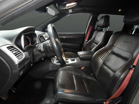 Used 2020 Jeep Grand Cherokee SRT image 15