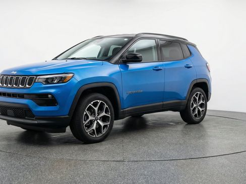 Used 2025 Jeep Compass Limited AWD/4WD image 3