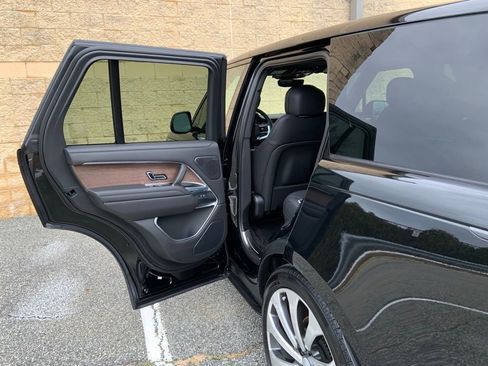 New 2025 Land Rover Range Rover SE image 12