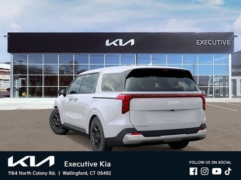New 2026 Kia Carnival LX FWD image 4