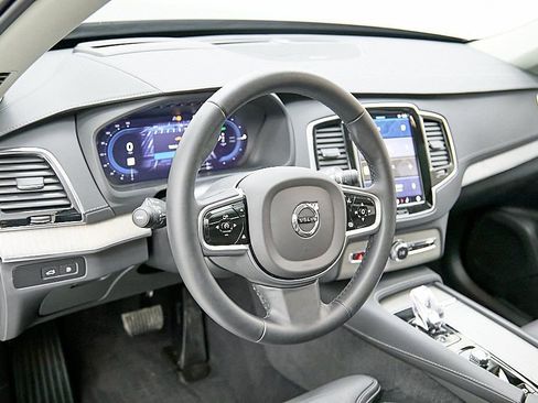 Certified 2025 Volvo XC90 T8 Ultra w/ Protection Package Premier image 12