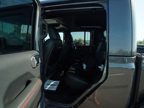 New 2025 Jeep Gladiator Rubicon image 13