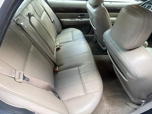 Used 2009 Mercury Grand Marquis LS RWD image 19
