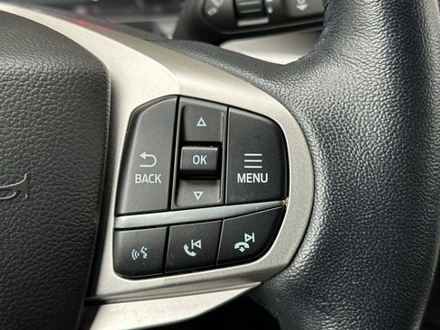 Used 2022 Ford Explorer XLT image 33