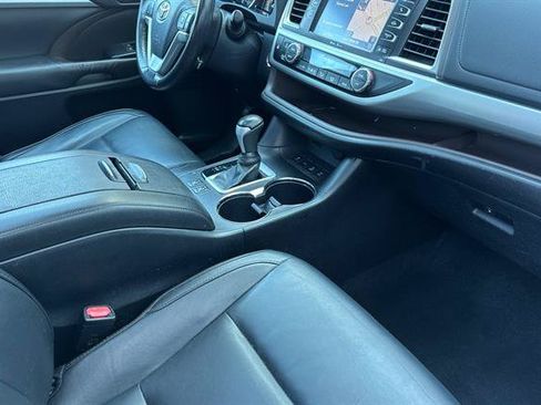 Used 2015 Toyota Highlander XLE AWD/4WD image 18