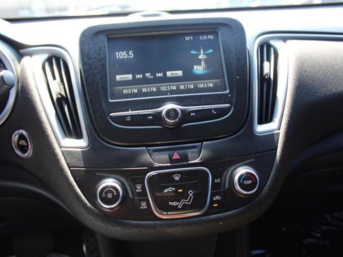Used 2017 Chevrolet Malibu LS FWD image 15