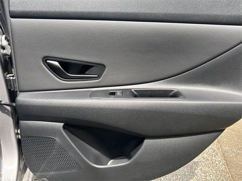 New 2025 Hyundai Elantra SEL image 16