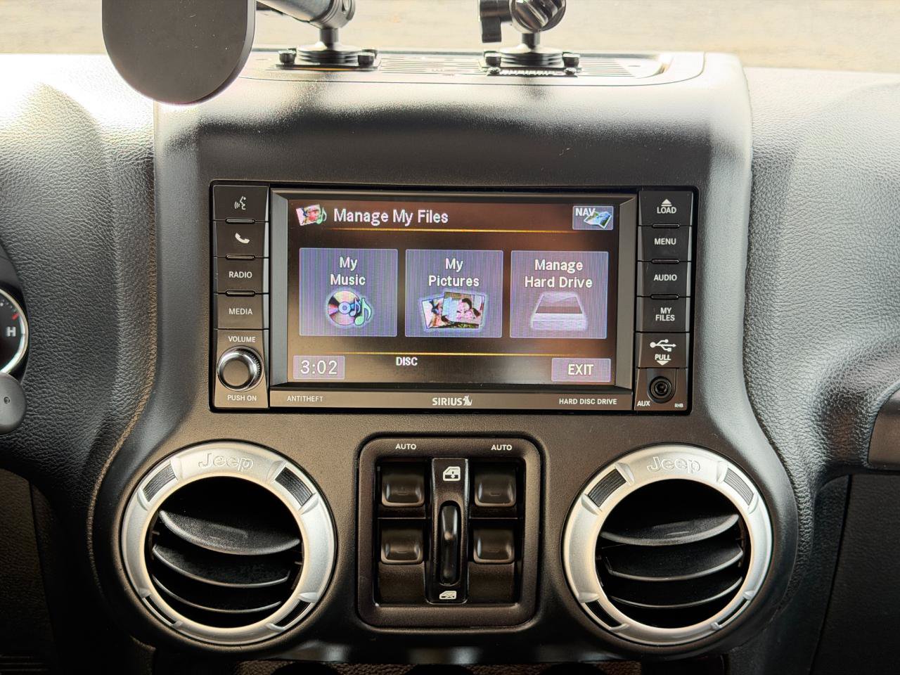 Used 2016 Jeep Wrangler Unlimited Sahara w/ Connectivity Group AWD/4WD image 61