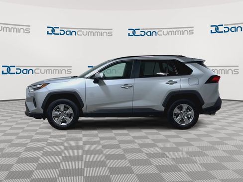 Used 2025 Toyota RAV4 XLE AWD/4WD image 5