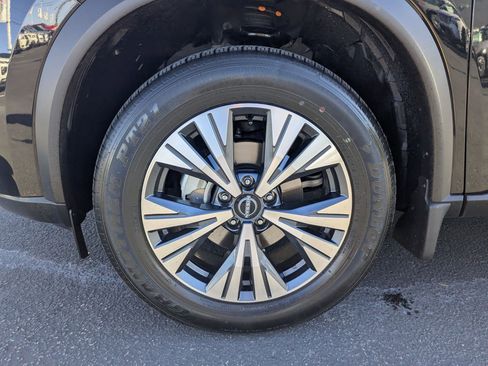 Used 2023 Nissan Rogue SV image 33