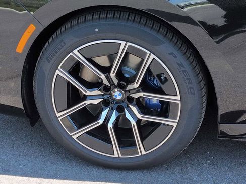 Used 2026 BMW i7 xDrive60 w/ Executive Package AWD/4WD image 13