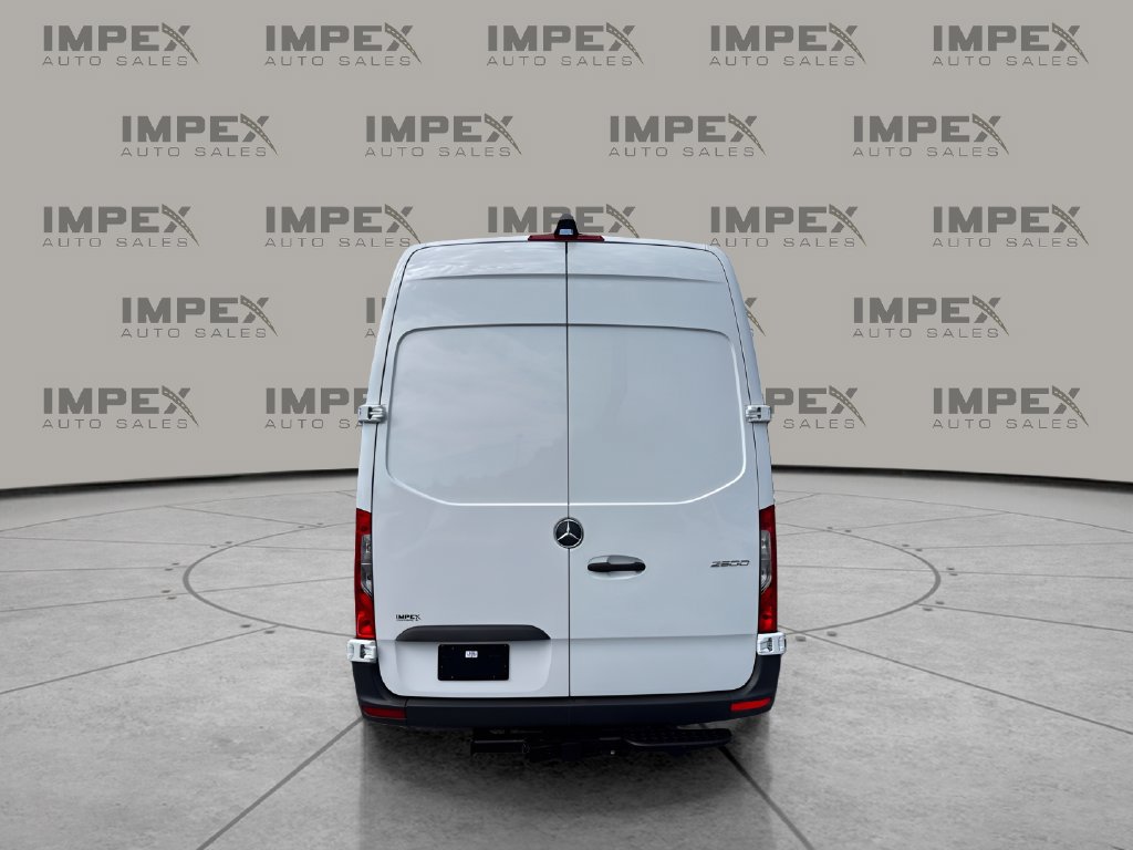 Used 2025 Mercedes-Benz Sprinter 2500 image 3