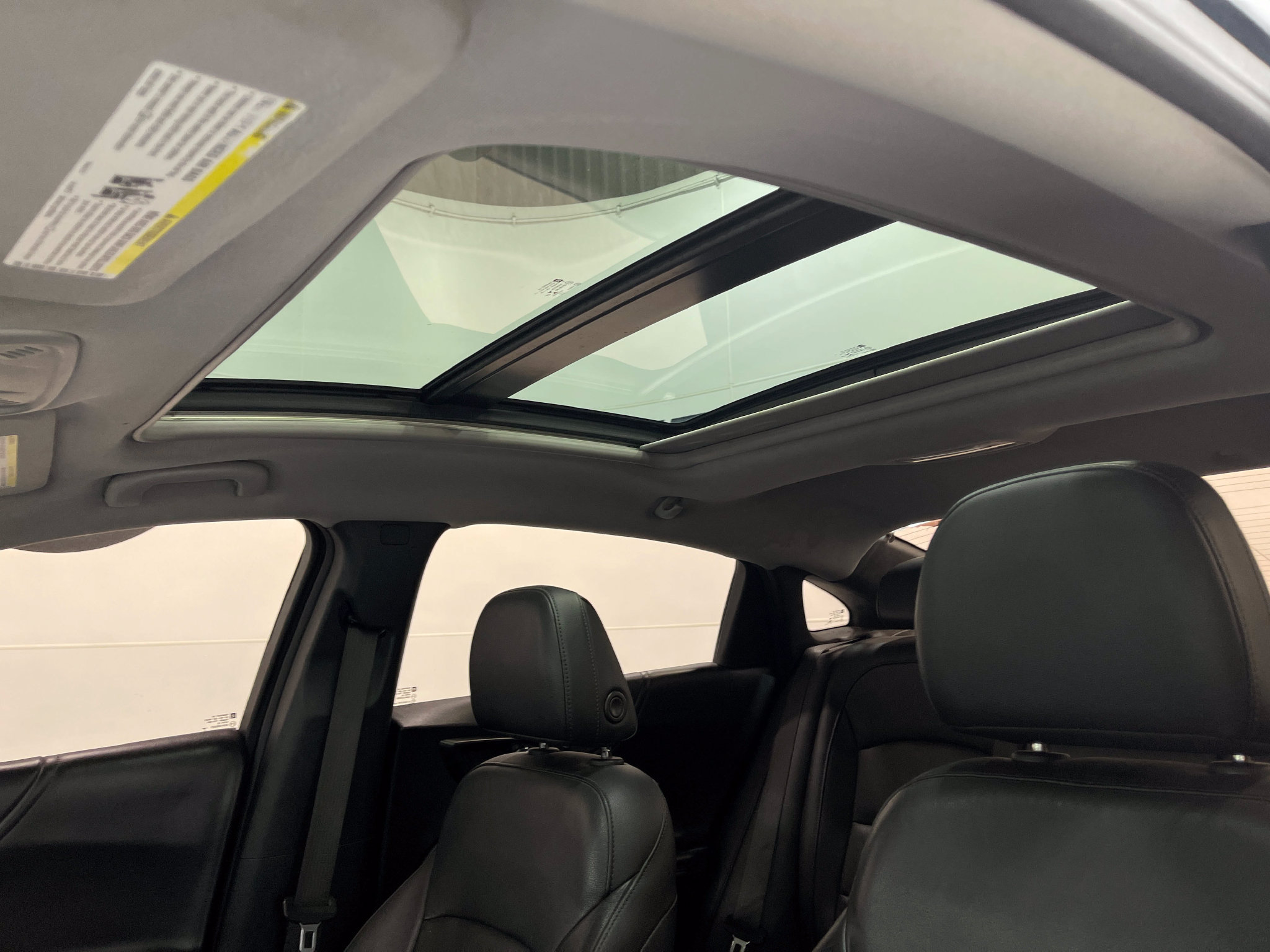 Used 2020 Chevrolet Malibu Premier FWD image 11