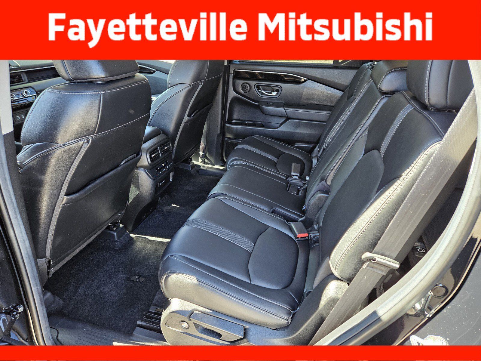 Used 2024 Honda Pilot Touring image 10