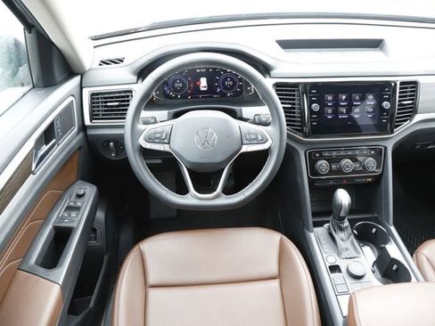 Used 2023 Volkswagen Atlas SE w/ Panoramic Sunroof Package image 21