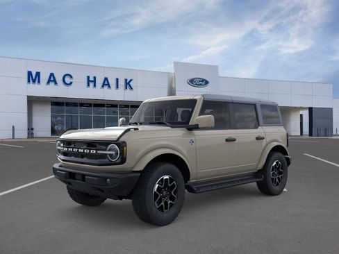 New 2026 Ford Bronco Outer Banks AWD/4WD image 1