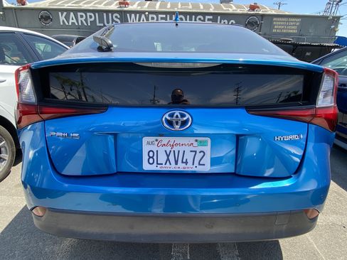 Used 2019 Toyota Prius LE w/ Carpet Mat Package FWD image 9
