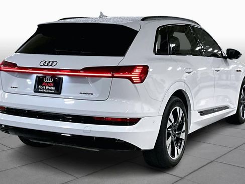Certified 2022 Audi e-tron Premium image 12
